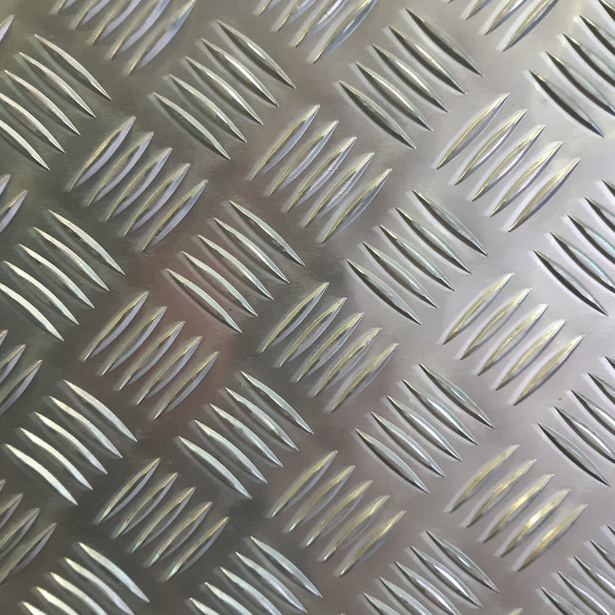 Acción especial tiras de chapa aluminio chapa agujero acero inoxidable 1,5m ajedrez hasta 50% reduzi
